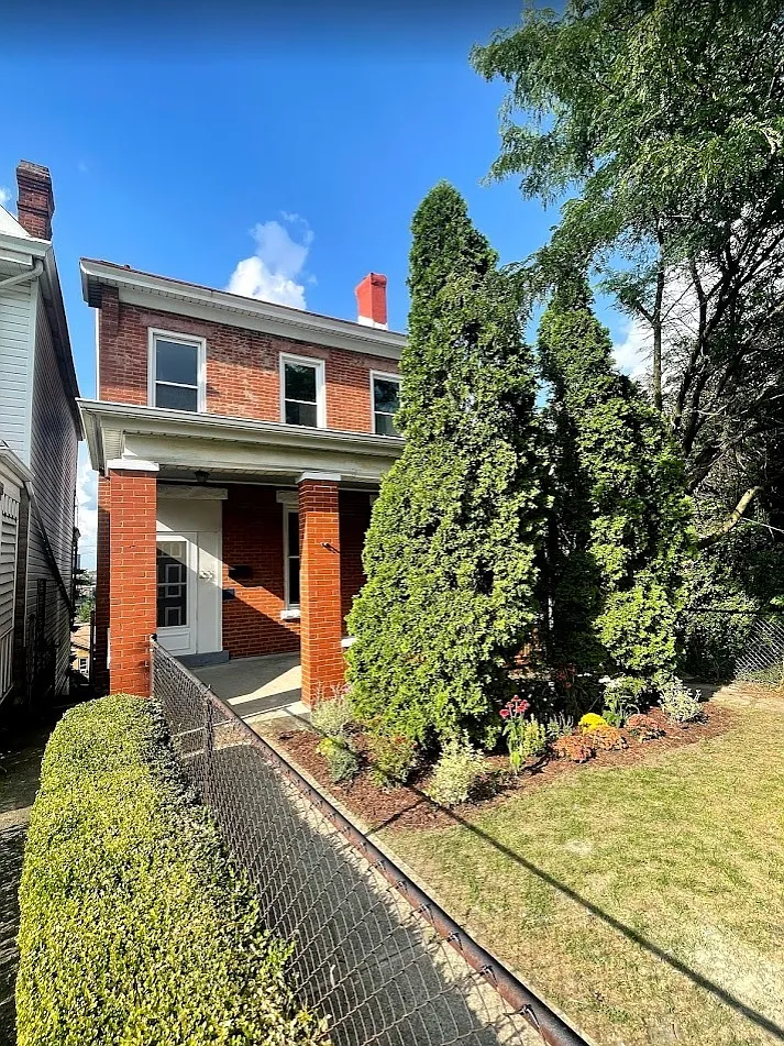 221 Orchard Place - 1 — Photo 1