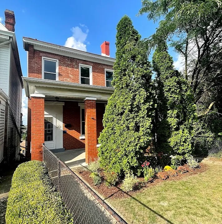 221 Orchard Pl