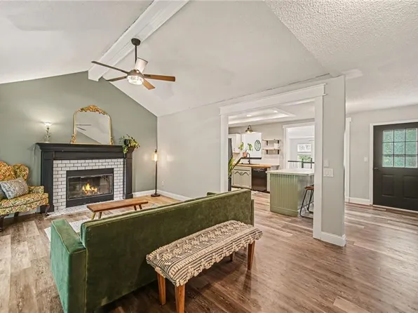 18004 E 31st Ter S, Independence, MO 64057