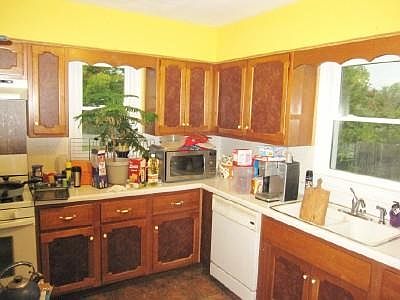 2nd image of 3409 E Grandview Dr