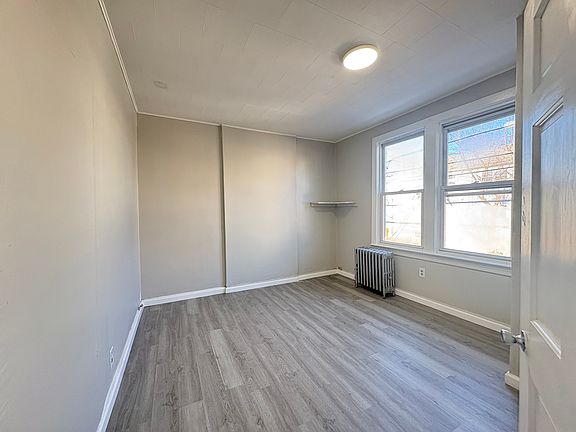4th image of 48 W 9th St Floor 2