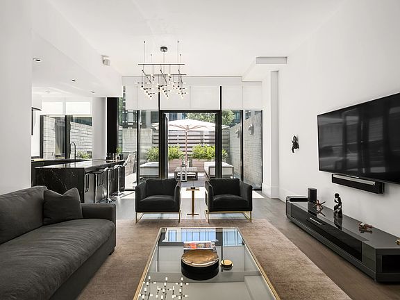 2nd image of 429 Kent Ave #Townhouse 15
