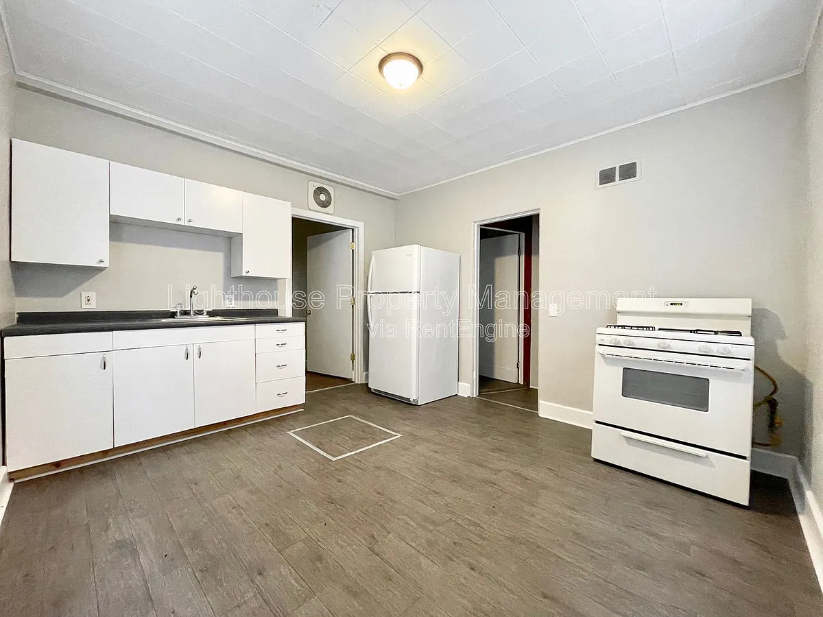 Building Photo - 1633 Peck St #1