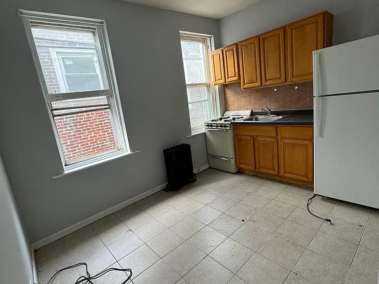 4660 Castor Ave #2 — Photo 11