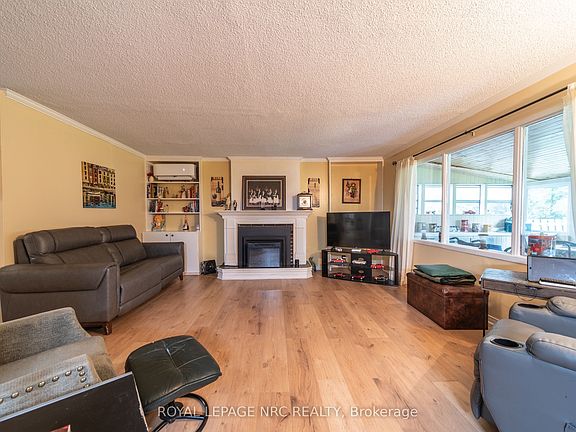 3rd image of 6334 Frederica St
