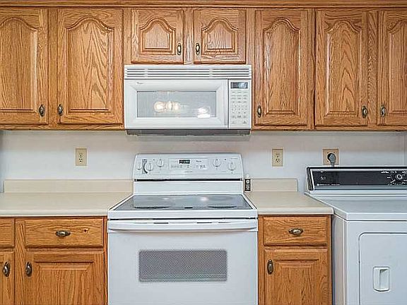 3rd image of 4720 Turfwood Ct
