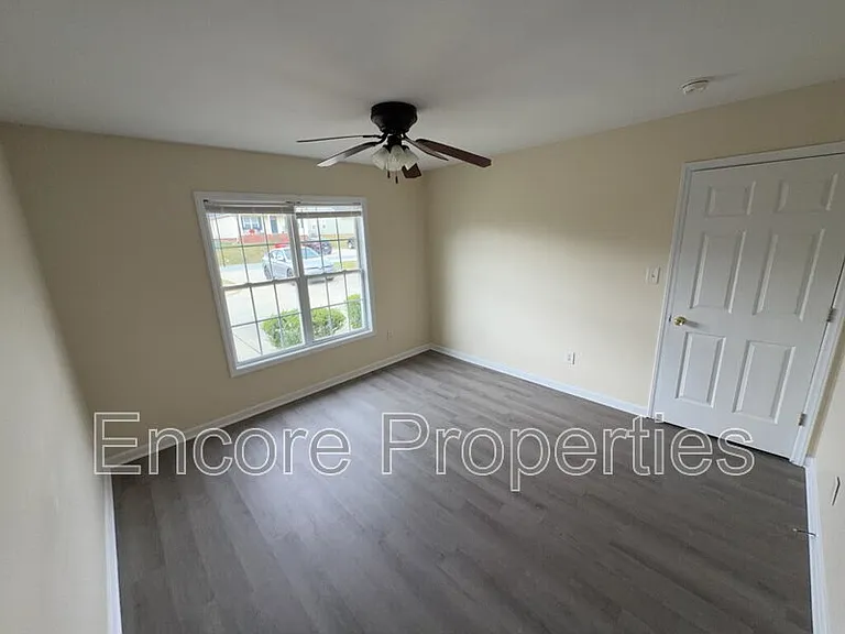 444 Anna St — Photo 13