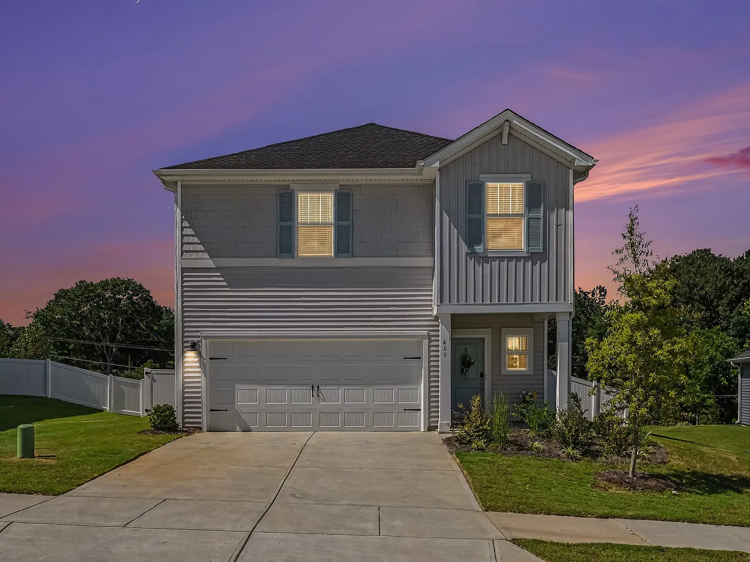 4 bed, 2.5 bath, 2008 sqft, $2,400 — Photo 2