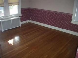 3805 Woodridge Rd, Cleveland Heights, OH 44121