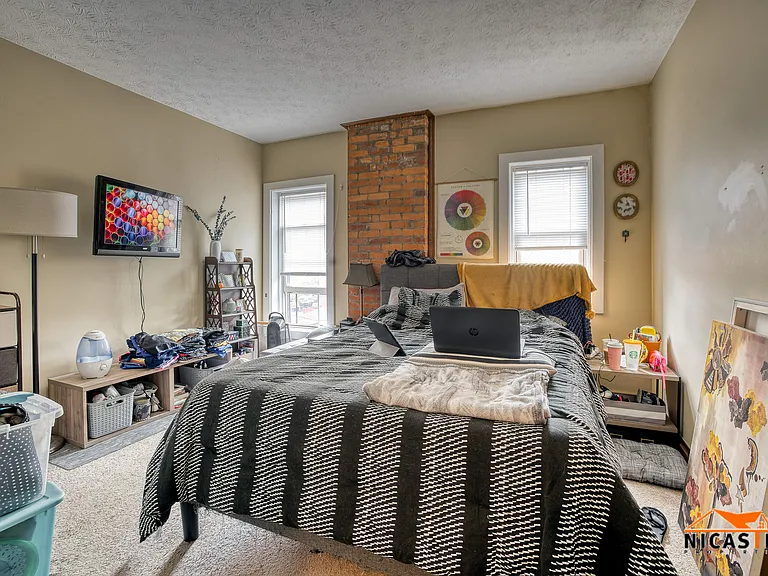 245 Collins Ave — Photo 18