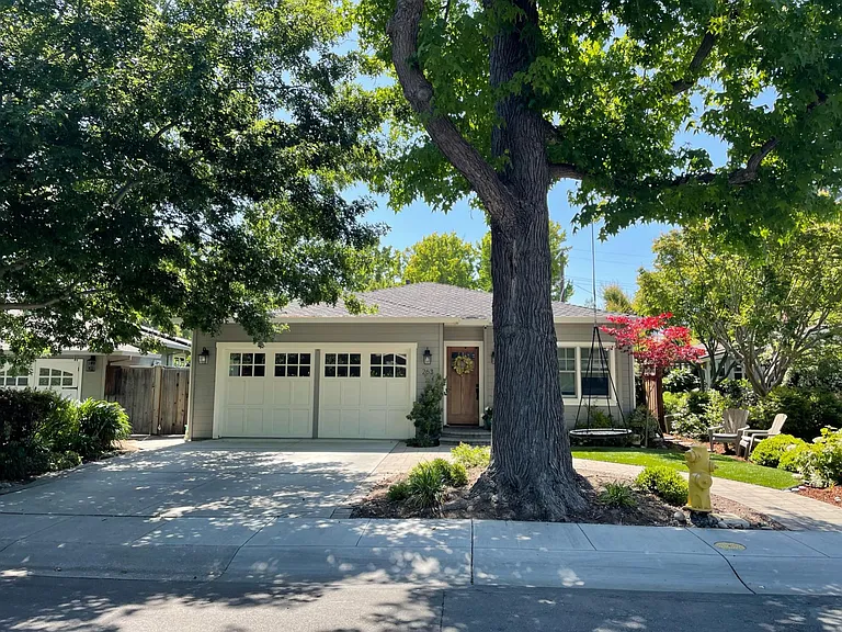 263 Oakhurst Pl — Photo 1