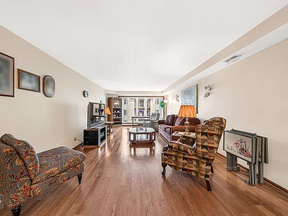 4th image of 467 E Hiawatha Trl #312