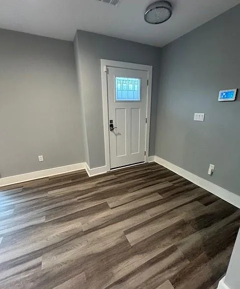 2043 Juanita St — Photo 3