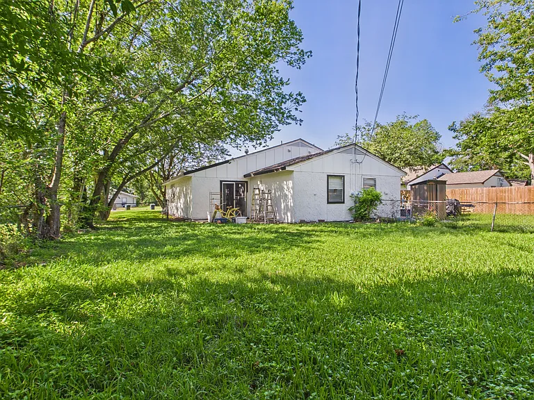 1515 Pine Ridge Dr — Photo 16
