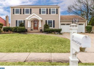21 Midwood Rd, Marlton, NJ 08053