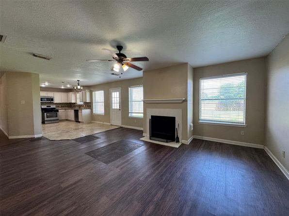 3505 Stonegate Cir, Pearland, TX 77584