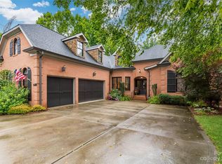 3624 Sharon View Rd, Charlotte, NC 28210