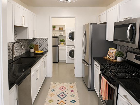 4th image of 1440 E Edison St