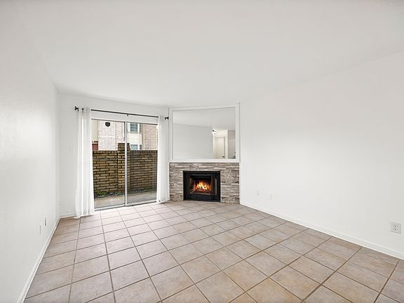 4th image of 2120 El Paseo St APT 803