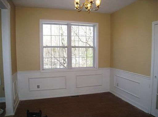 3rd image of 6 Candlewood Ln