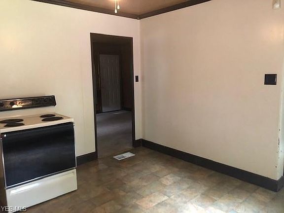 5th image of 759 Greenwood Ave