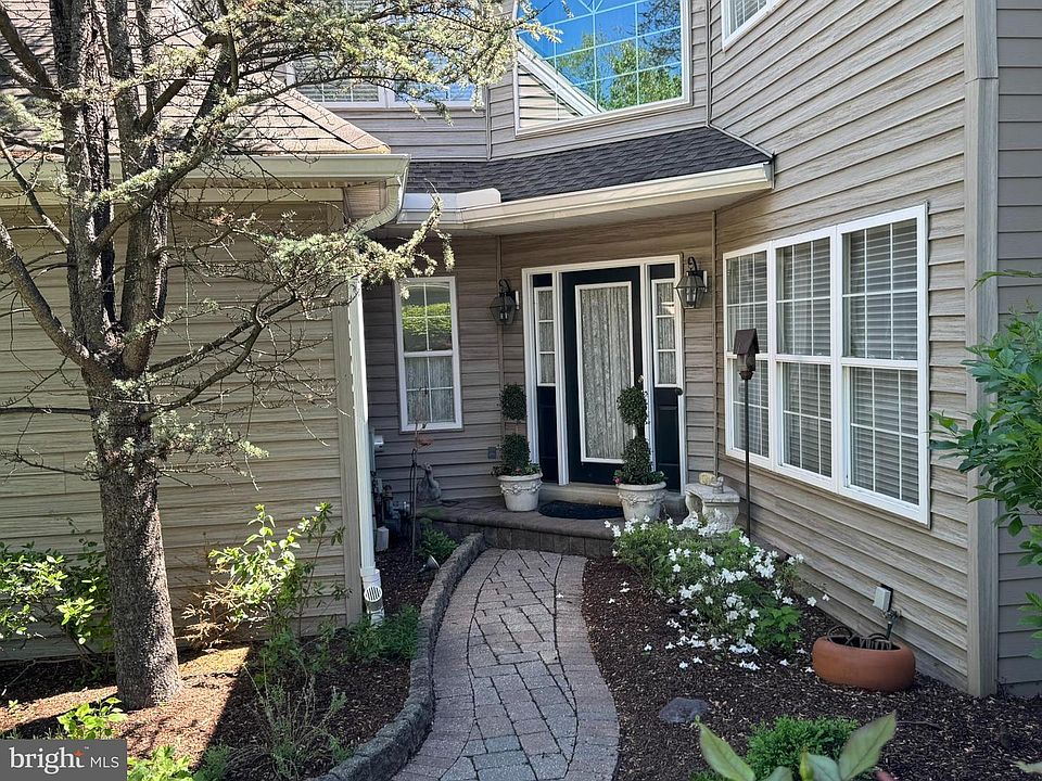 1st image of 55 Foxcroft Ln