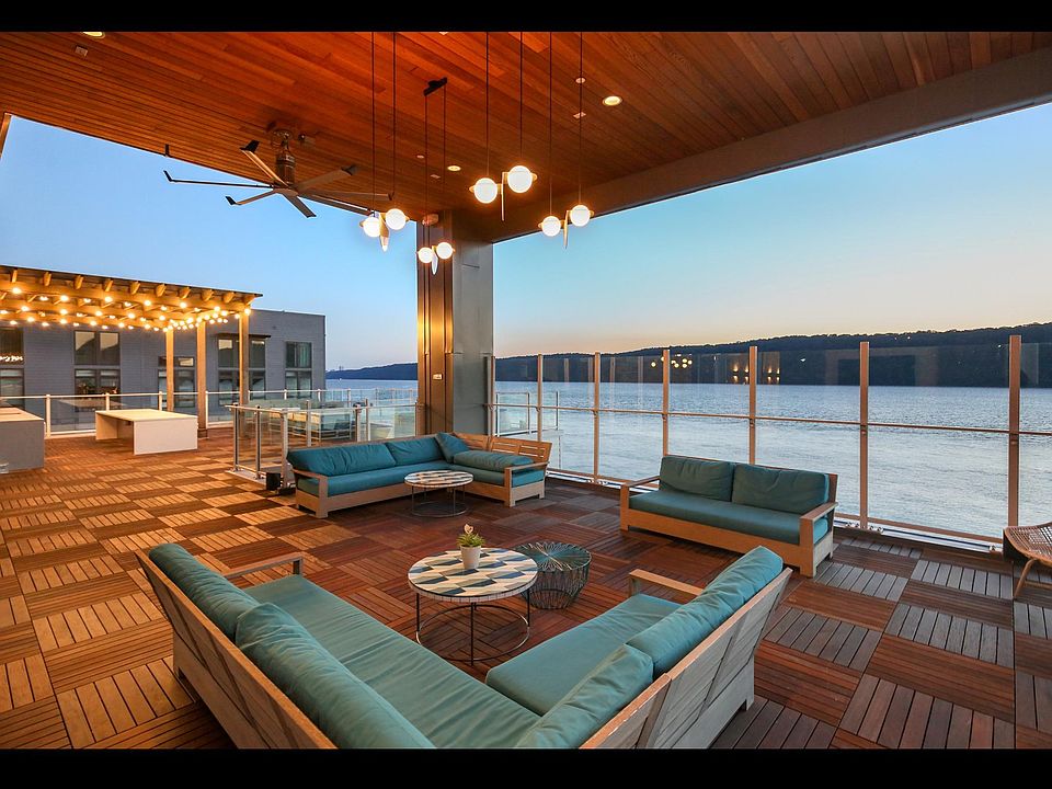 1st image of 21 Water Grant St #1