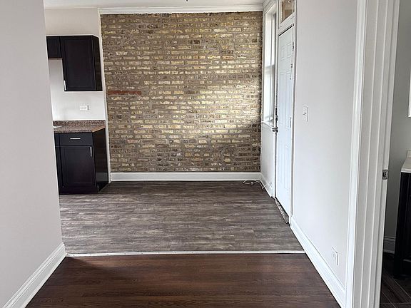 3rd image of 4425 N Milwaukee Ave #3N