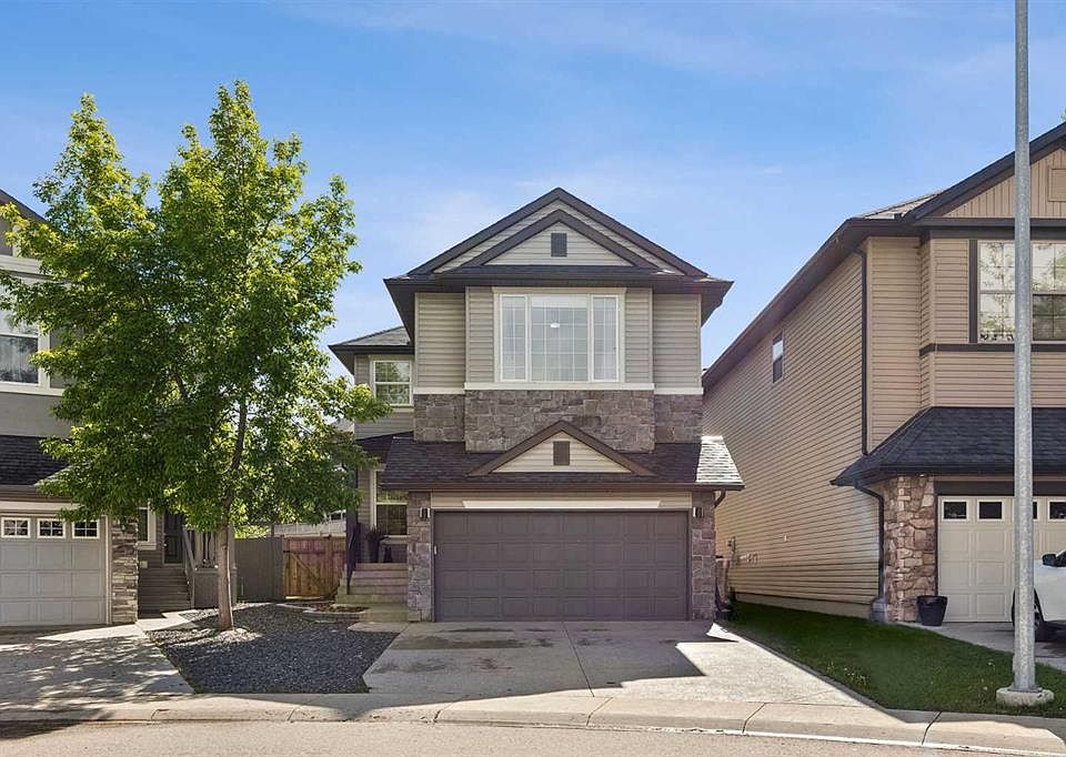 1st image of 96 NE Cranridge Cres SE