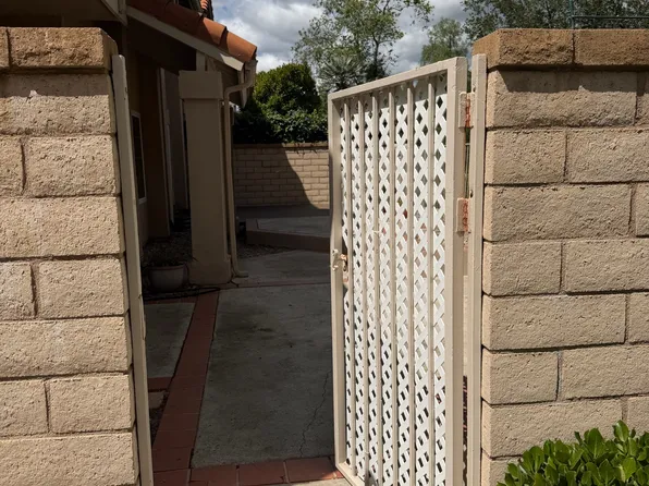 18949 Canyon Hill Dr, Trabuco Canyon, CA 92679