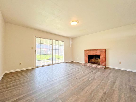 4th image of 1021 Charles St
