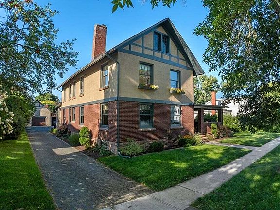 5th image of 31 Lorraine St