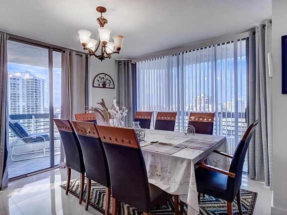 4th image of 3600 Mystic Pointe Dr #X