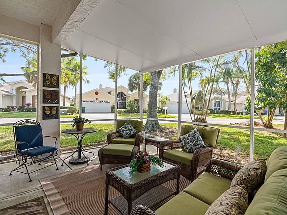 5th image of 582 NW Montevina Drive