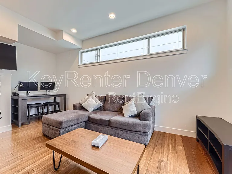 1212 N Perry St — Photo 3