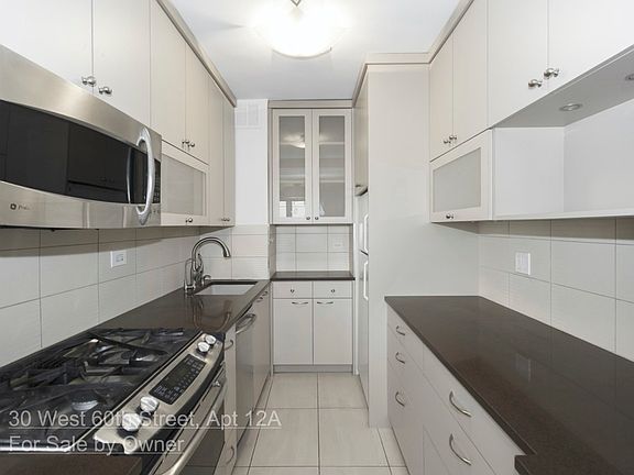 3rd image of 30 W 60th St APT 12A