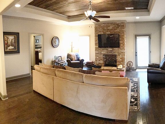 Living area(open floor plan)