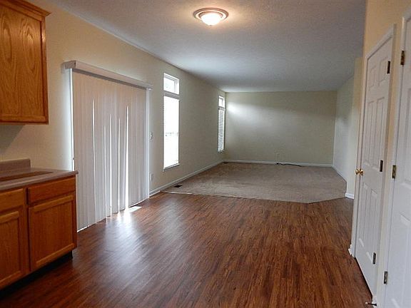 5th image of 430 Indian Pointe Dr