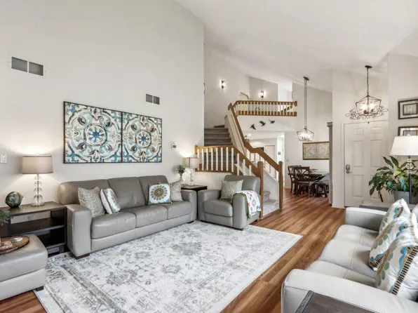 14048 West Waters Edge TRAIL, New Berlin, WI 53151