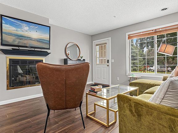 4th image of 8384 Annapolis Way