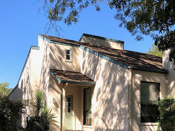 2nd image of 10 Townhouse Cir