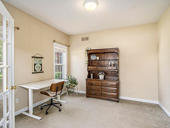 4th image of 7853 Clydesdale Ave