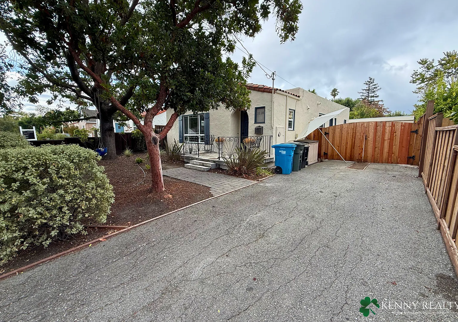 Charming 3BR/2BA Home in Redwood City Close to Downtown — Photo 3