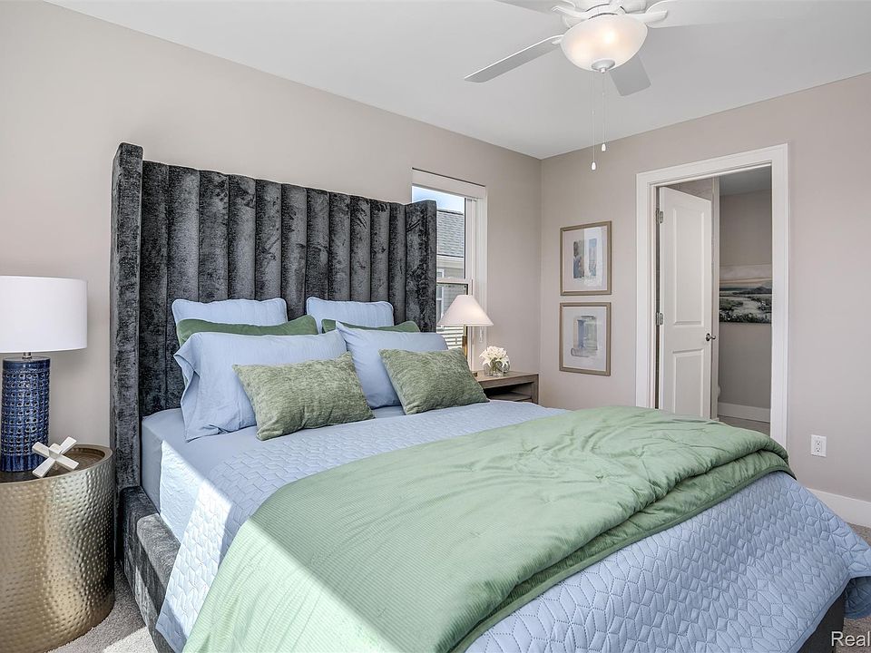 751 Canterbury Ln, photo 27