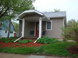 209 1st Ave SW, Mount Vernon, IA 52314