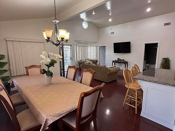 4th image of 4115 Calico Ave