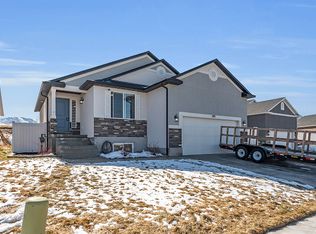 383 W Slate Dr, Tooele, UT 84074