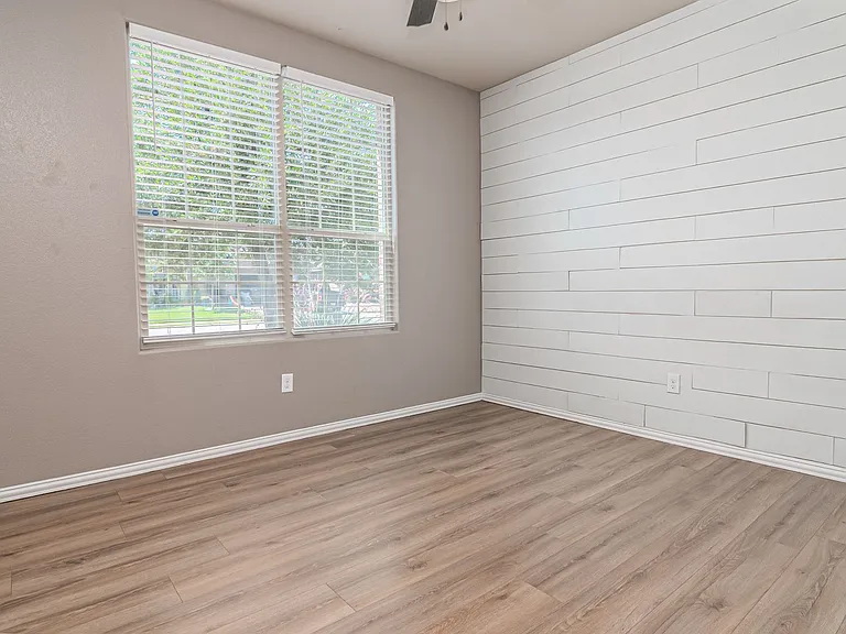 6408 Hall Of Fame Blvd — Photo 14