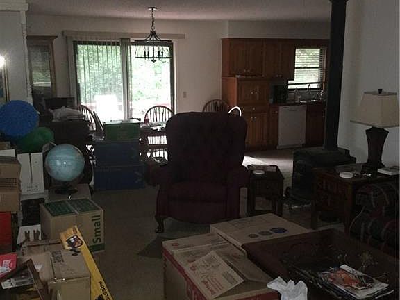 4th image of 35 Dunsford Dr