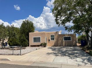 2734 Graceland Dr NE, Albuquerque, NM 87110